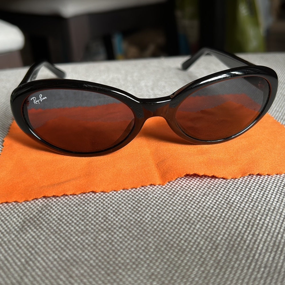 Ray Ban Rituals- Black Oval Sunglasses - RB2110